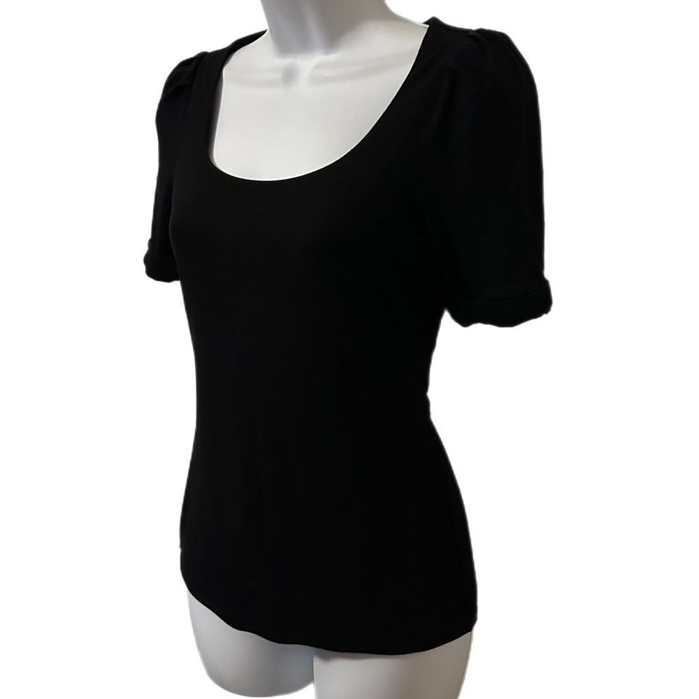 White House‎ Black Market Black top